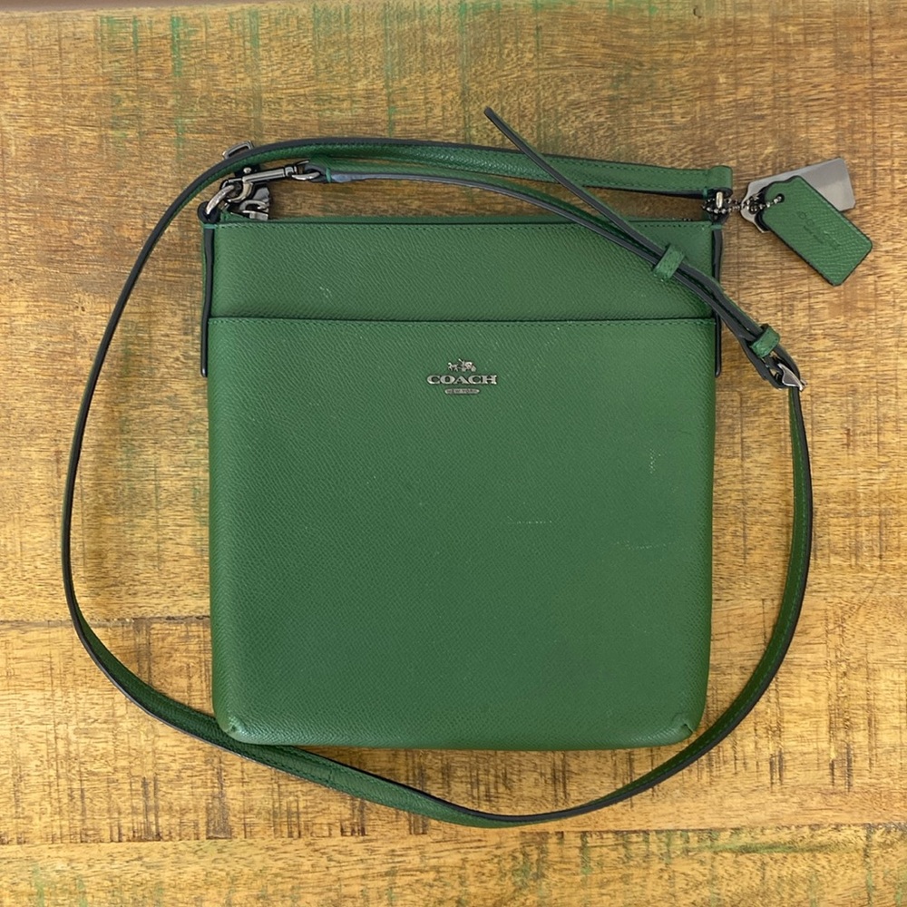 Coach Crossgrain Leather Crossbody 💚